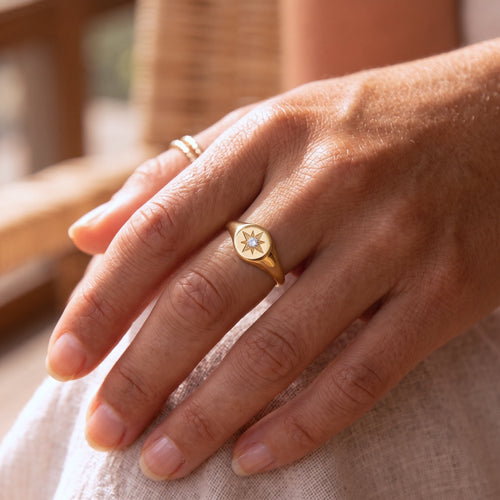 Star Signet Ring Gold