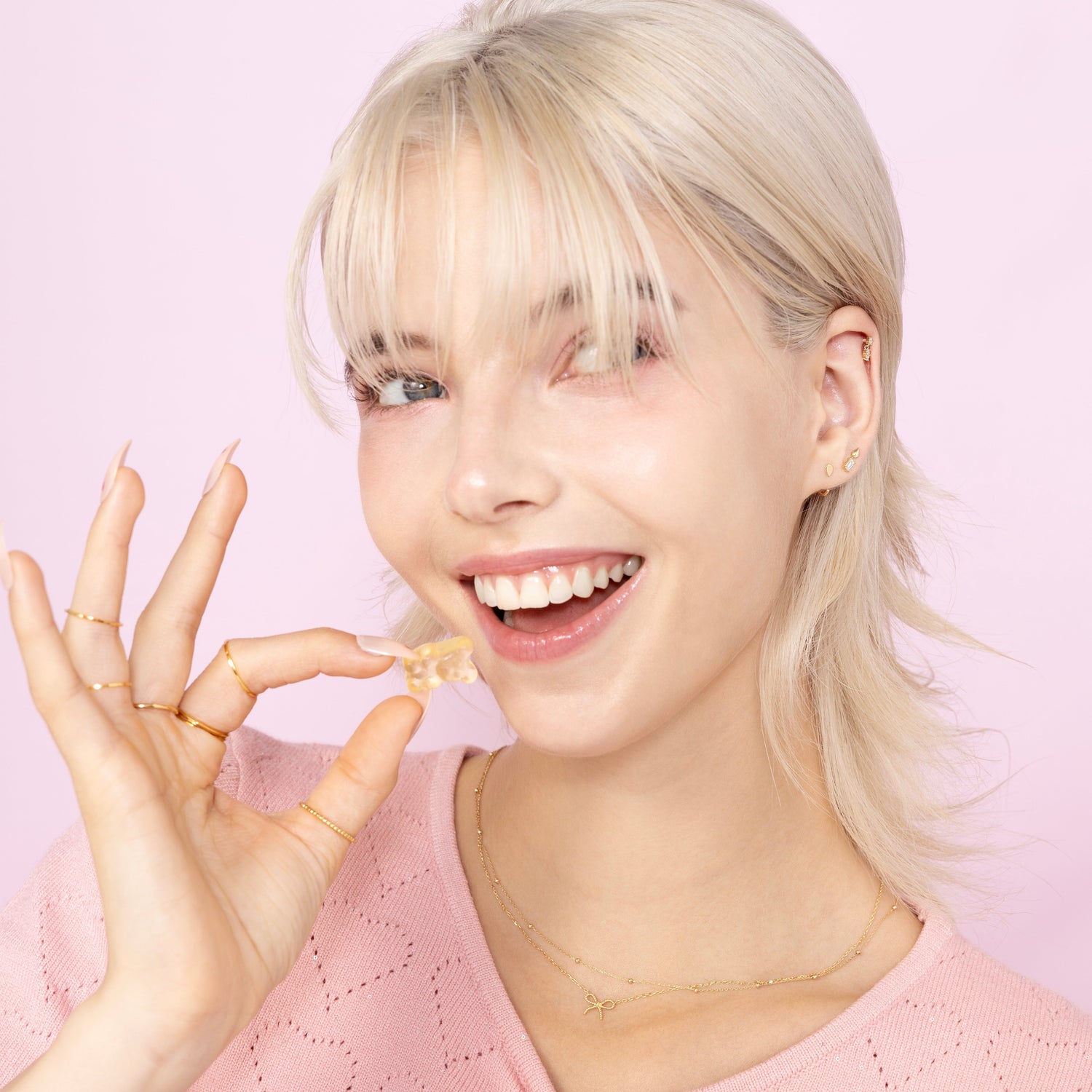 Color:Yellow Gold
Option:Single
Option:Pair