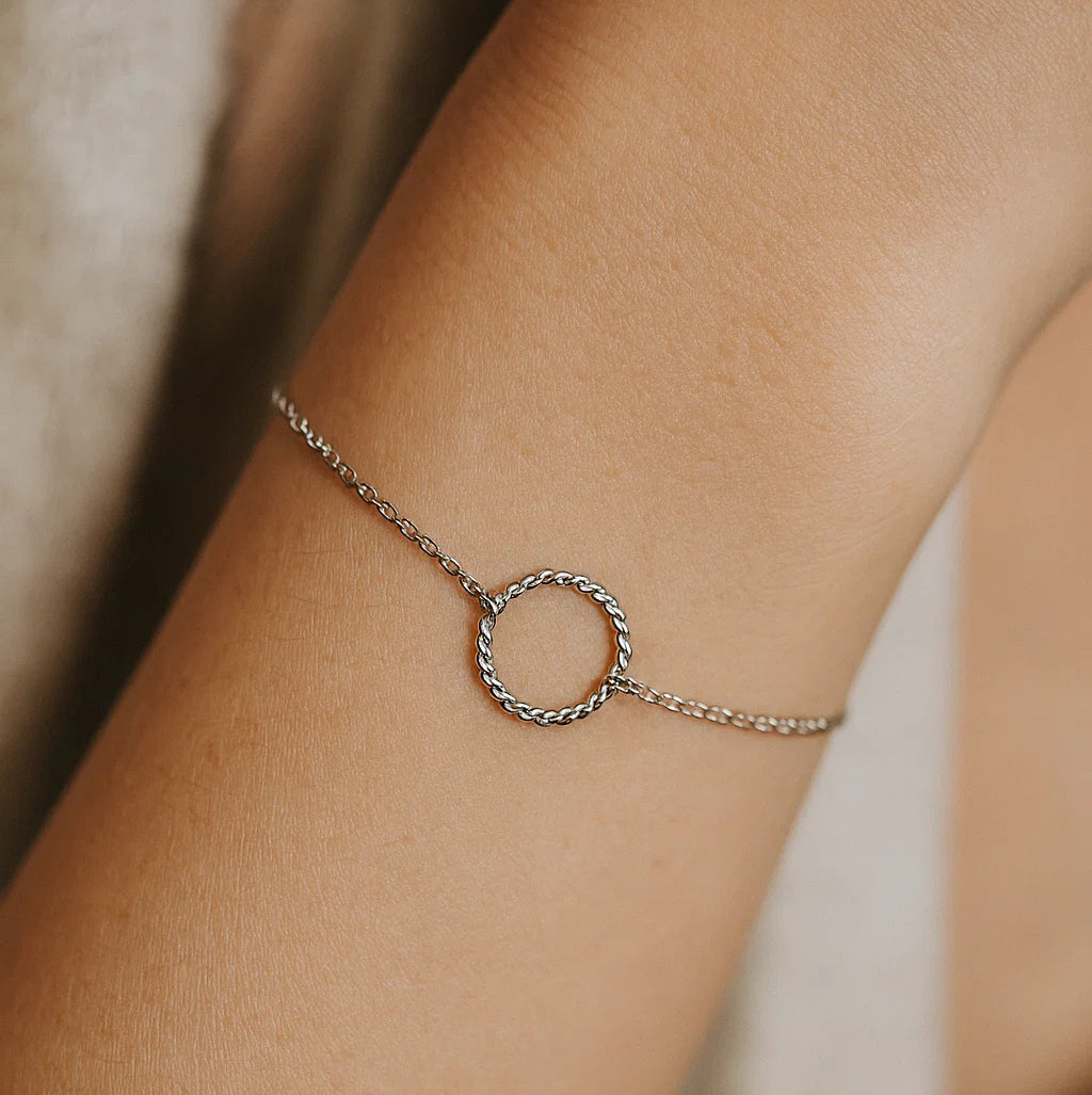 Twist Circle Bracelet