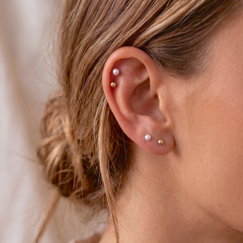 14K Solid Gold Baby Pearl Threaded Labret Earring 3mm