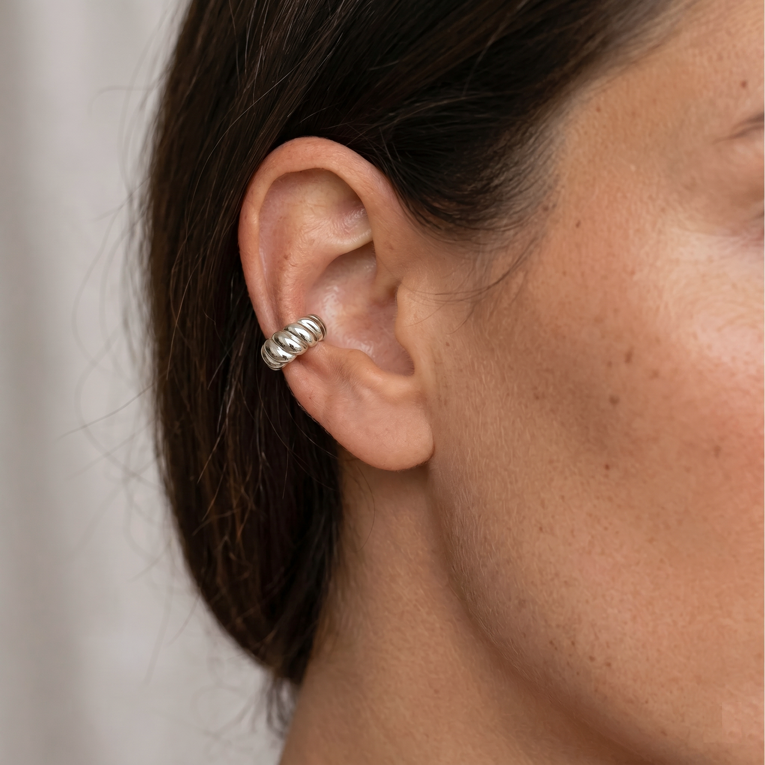 Crossiant Dome Ear Cuff