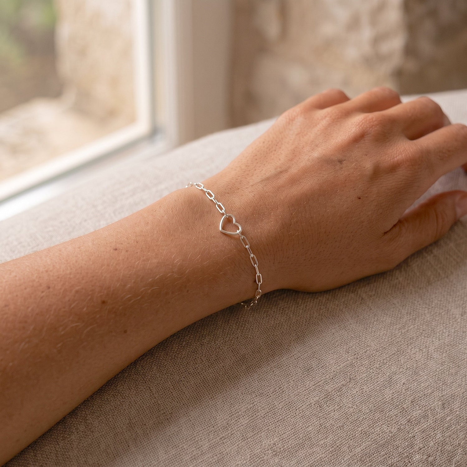 Fall in love Dainty Bracelet