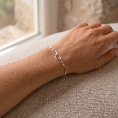 Fall in love Dainty Bracelet